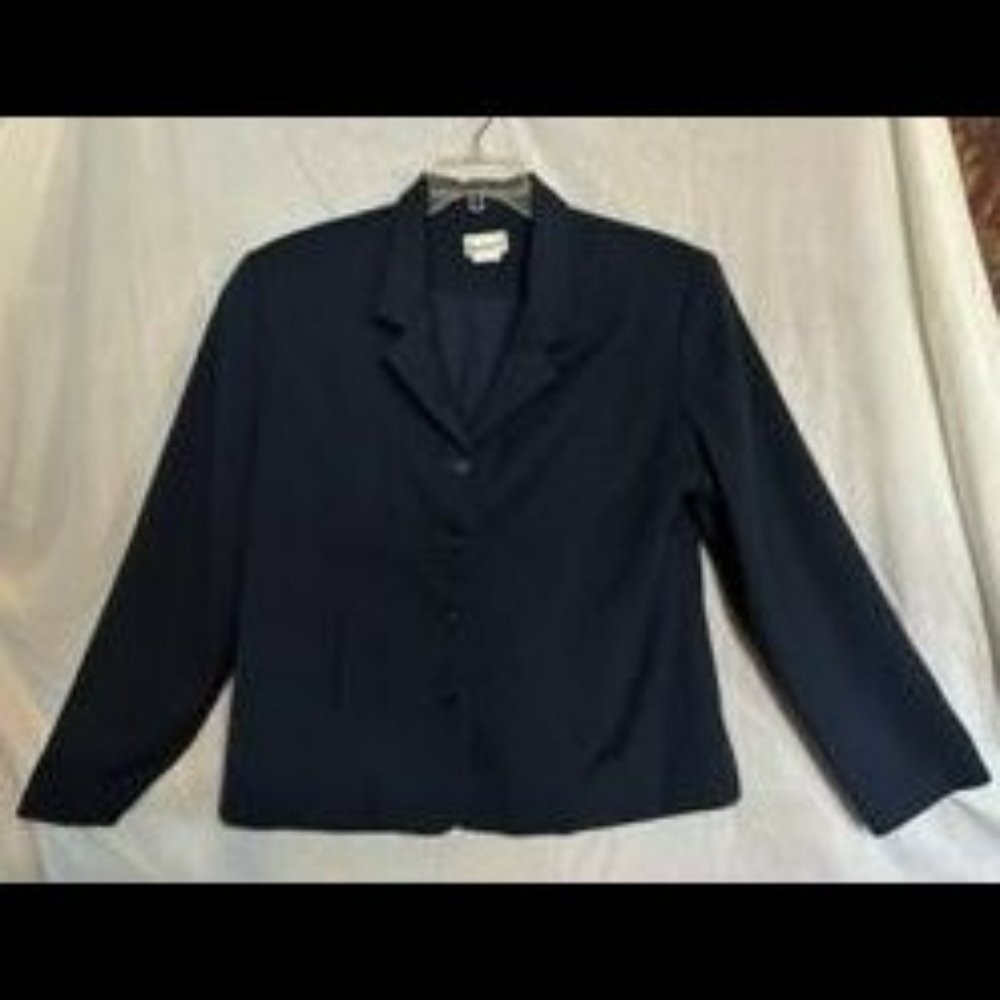 Navy jacket, 3 button, fitted front seams, front slit pockets, size 18